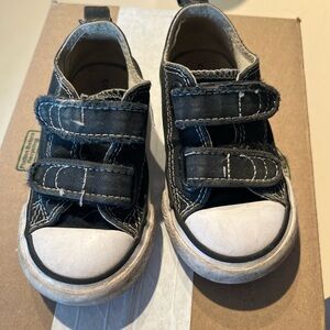 Toddler sz 6 Converse
